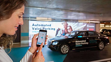 Spezielles Valet Parking: Daimler und Bosch parken Autos autonom ein. Foto: Daimler