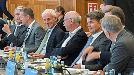 Diesel-Gipfel in Berlin mit den Autobossen von Audi, VW, Daimler und BMW. Foto: BMVI