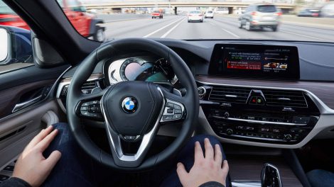 Autonomes Fahren in einem Auto von BMW. Foto: BMW