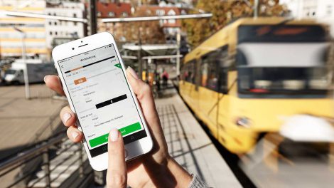 Ein gestärkter Nahverkehr ist für Greenpeace ein Meilenstein der Verkehrswende. Foto: Daimler