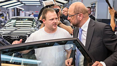 SPD-Chef Martin Schulz (r.) zu Besuch bei Audi in INgolstadt. Foto: Audi