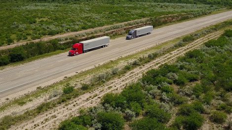 Daimler testet Platooning im Alltag. Foto: Daimler