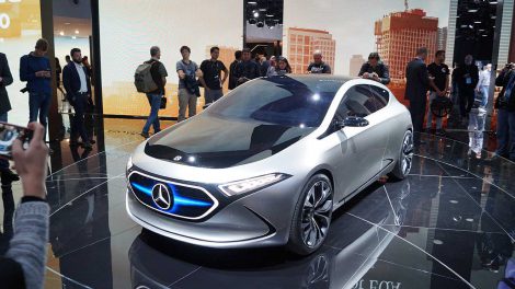 Mercedes bietet mit dem EQA Elektro in der Kompaktklasse. Foto: Flehmer